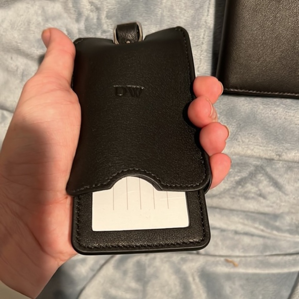 DW leatherworks passport holder and luggage tag - Picture 3 of 9